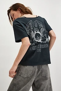 Queen 1975 Off-the-Shoulder Tee