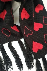 1970's Heart Knit Scarf Selected by Garbage Soup