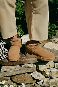 UGG Women's Classic Ultra Mini Maxi Curly Boot