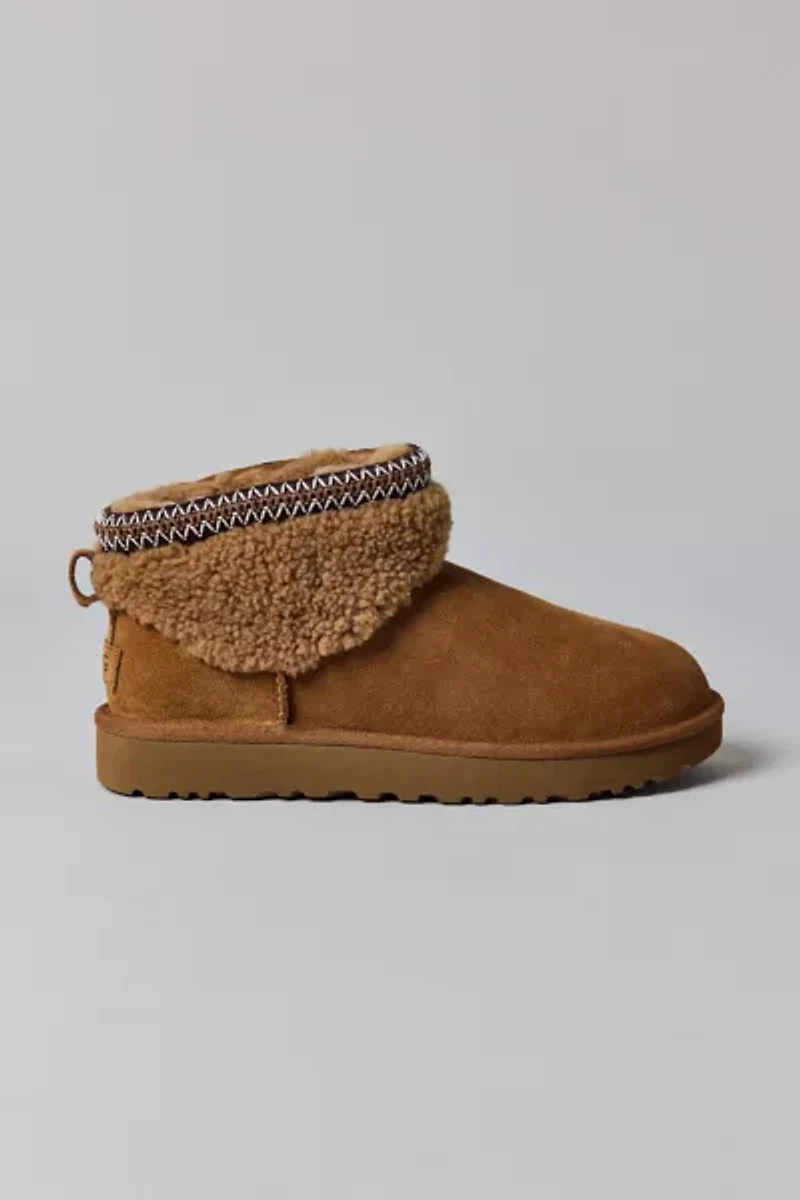 UGG Women's Classic Ultra Mini Maxi Curly Boot