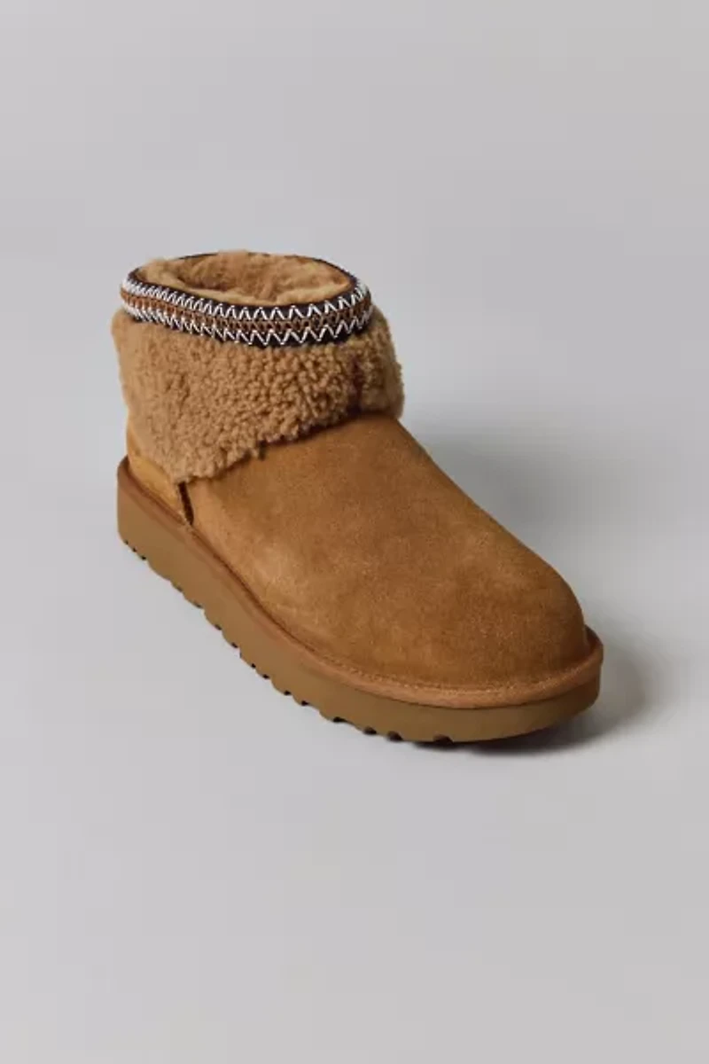 UGG Women's Classic Ultra Mini Maxi Curly Boot