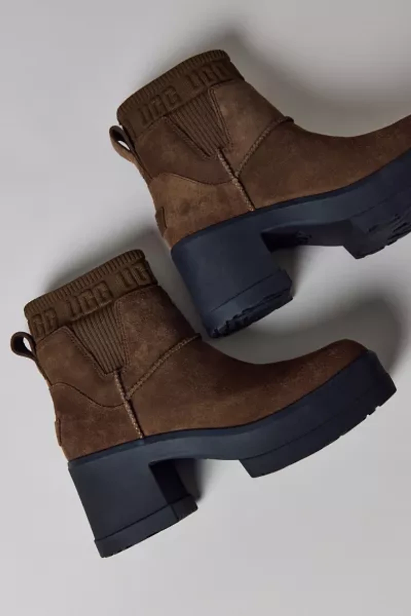UGG Women's Moxy Chelsea Boot
