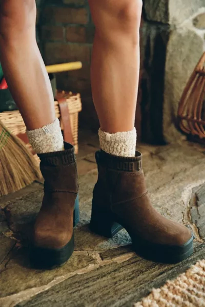 UGG Women's Moxy Chelsea Boot