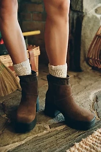 UGG Women's Moxy Chelsea Boot