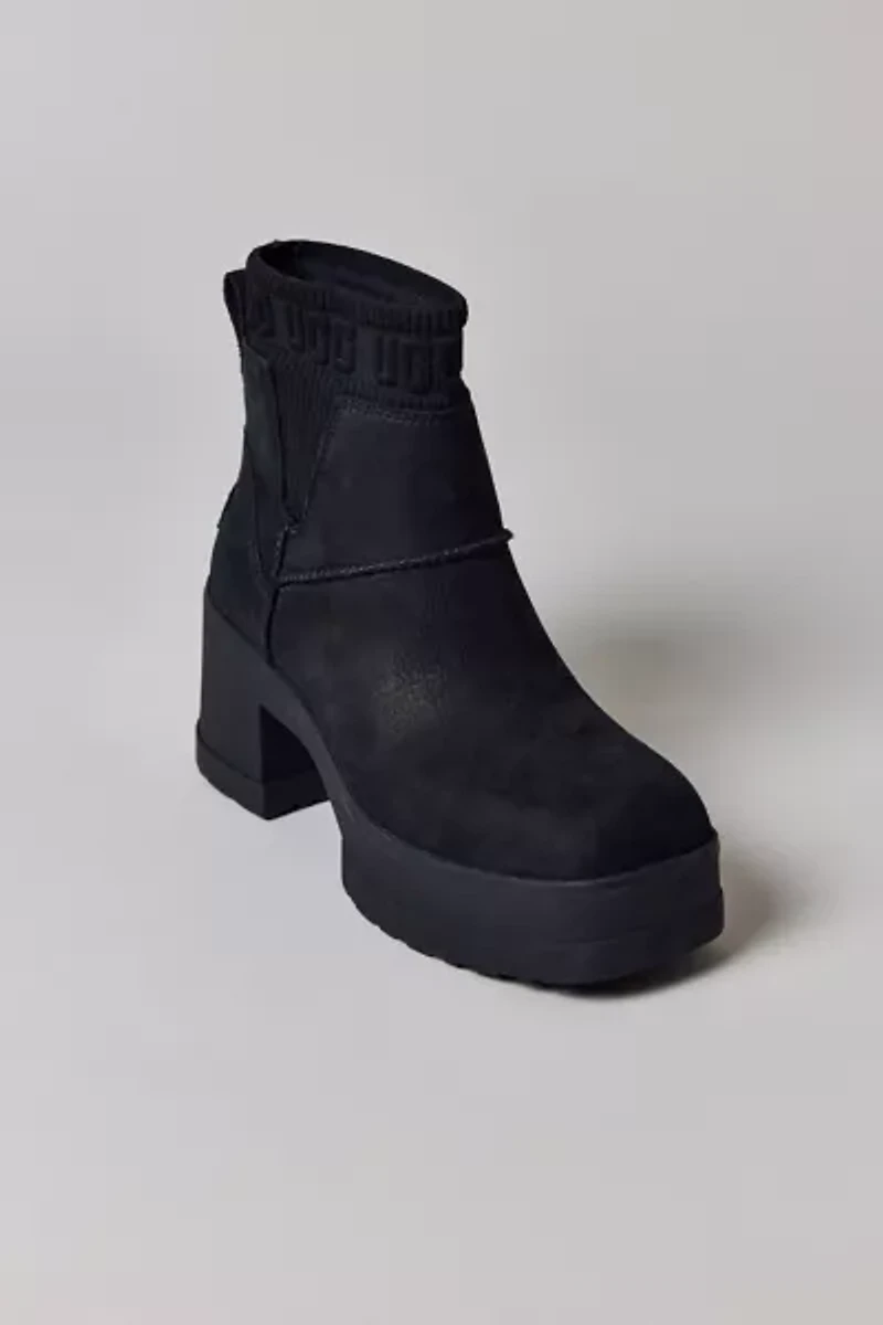 UGG Women's Moxy Chelsea Boot