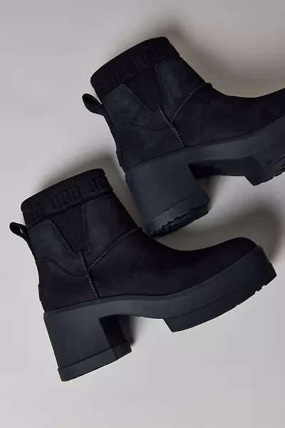 UGG Women's Moxy Chelsea Boot