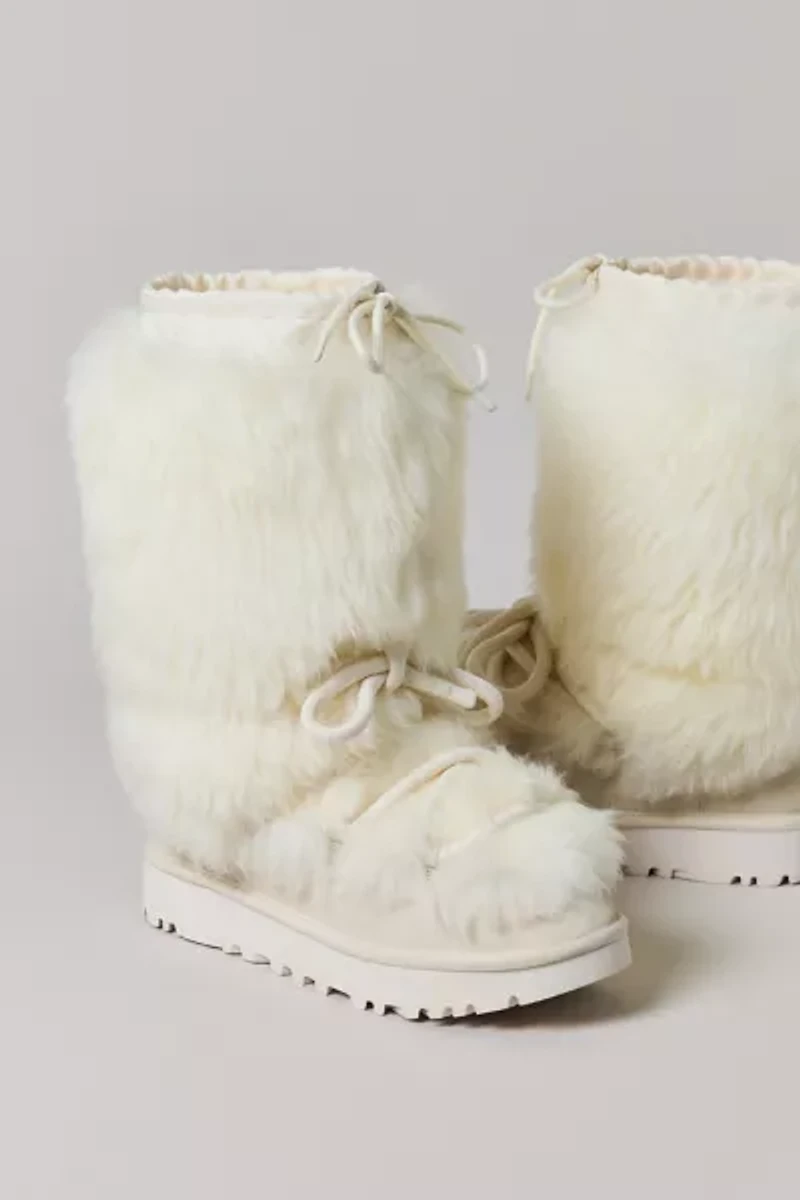 UGG Women's Classic Tall Chalet Boot