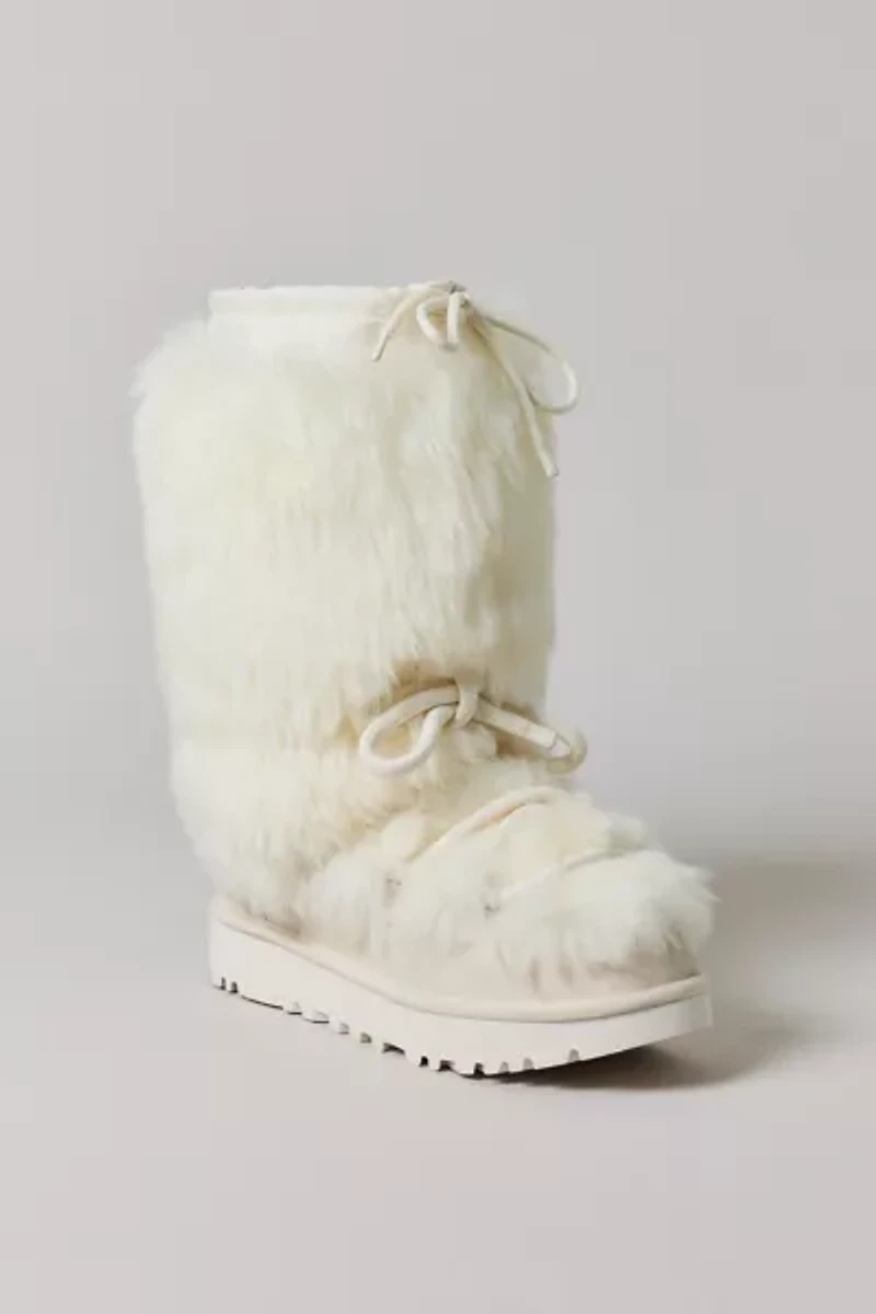 UGG Women's Classic Tall Chalet Boot