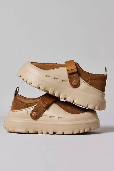 UGG Men's PeakMod Lowcut Shoe