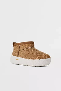 UGG Men's Classic Ultra Mini Wrap Tech Boot