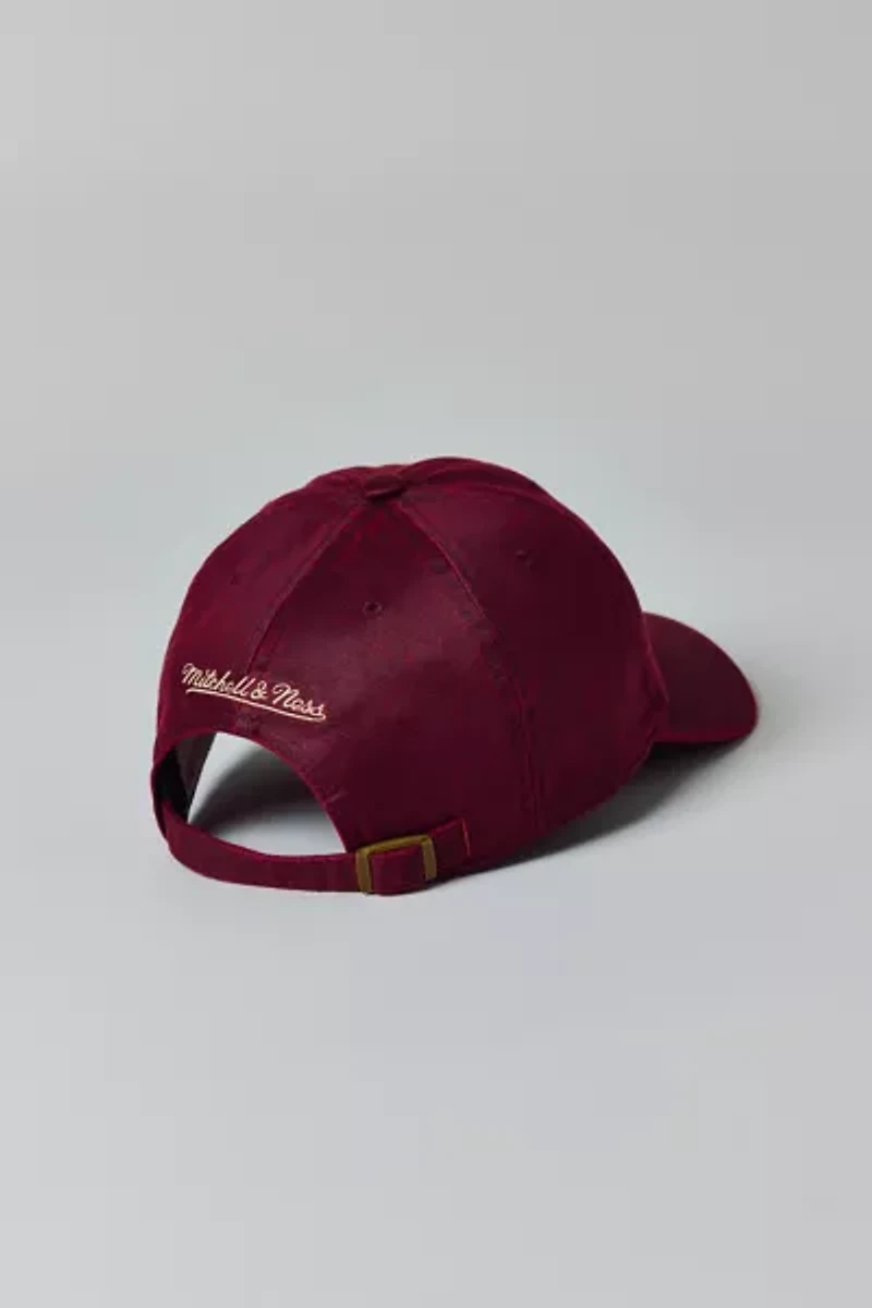 Mitchell & Ness MLB Philadelphia Phillies Logo Leather Dad Hat