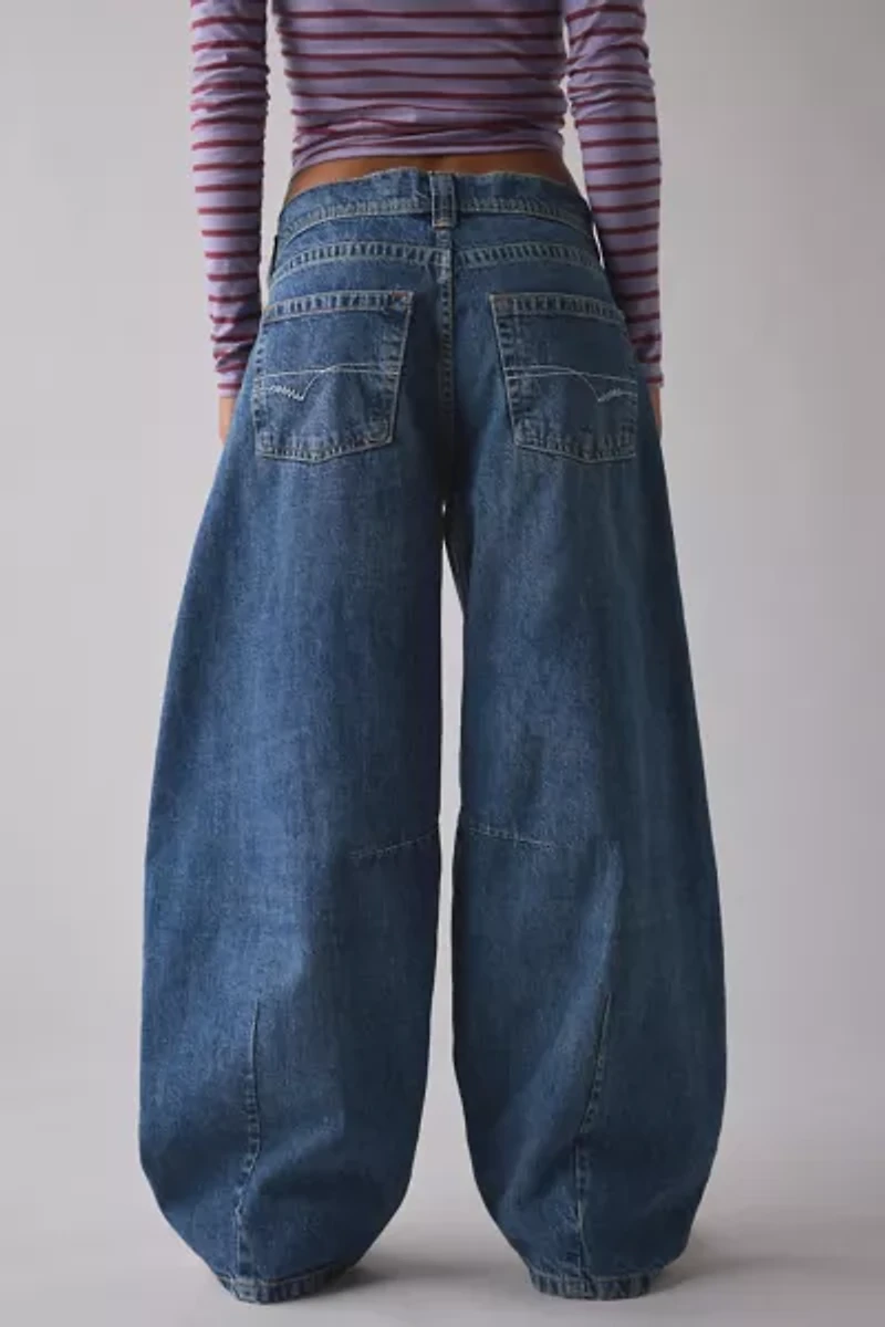 BDG Kayla Cocoon Low-Rise Jean