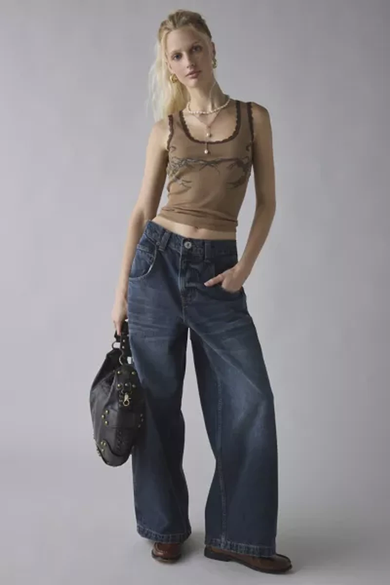 Lace Trim Graphic Scoop Neck Cropped Tank Top