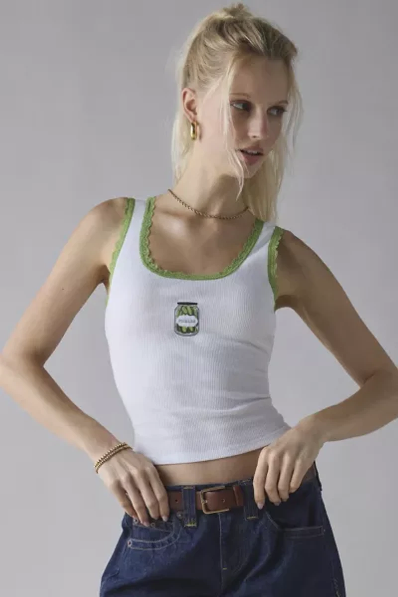 Lace Trim Graphic Scoop Neck Cropped Tank Top