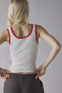 Lace Trim Graphic Scoop Neck Cropped Tank Top