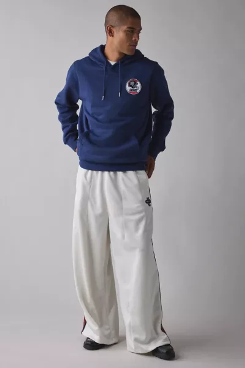 NFL New York Giants UO Exclusive Chenille Patch Hoodie Sweatshirt