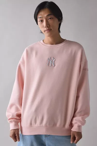 Pro Standard UO Exclusive MLB New York Yankees Crew Neck Sweatshirt