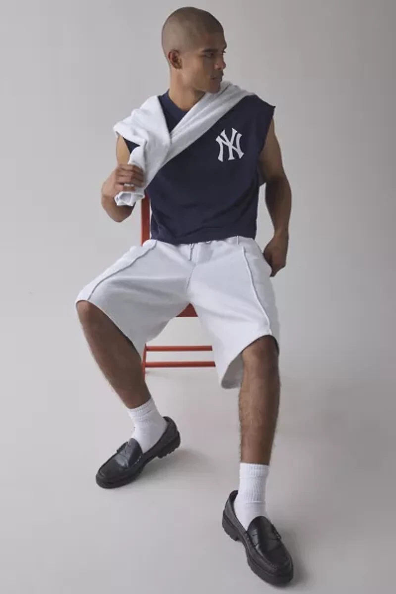 Pro Standard UO Exclusive MLB Team Logo Tee