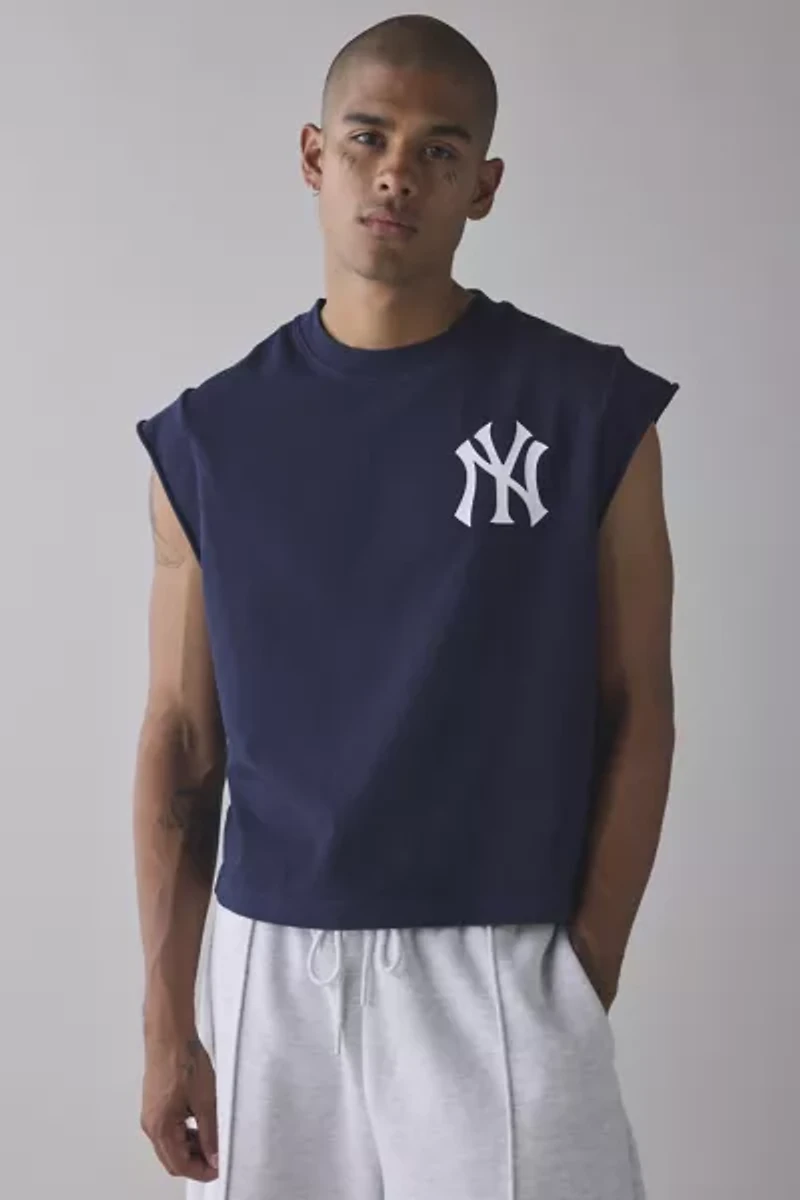 Pro Standard UO Exclusive MLB Team Logo Tee