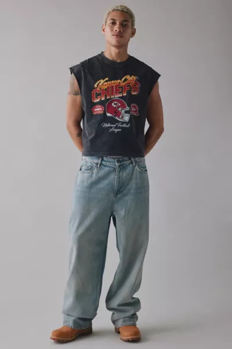 Pro Standard UO Exclusive NFL Team Logo Washed Cutoff Muscle Tee