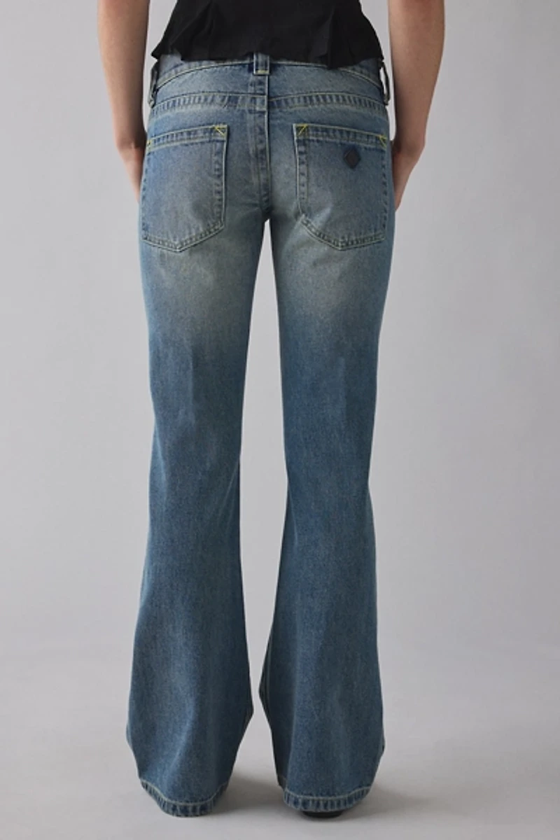 Abrand 00 Ava Super Low Kick Flare Jean