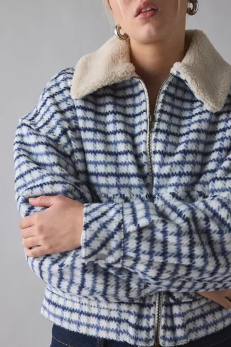 Levi’s® ‘90s Shrunken Plaid Trucker Jacket