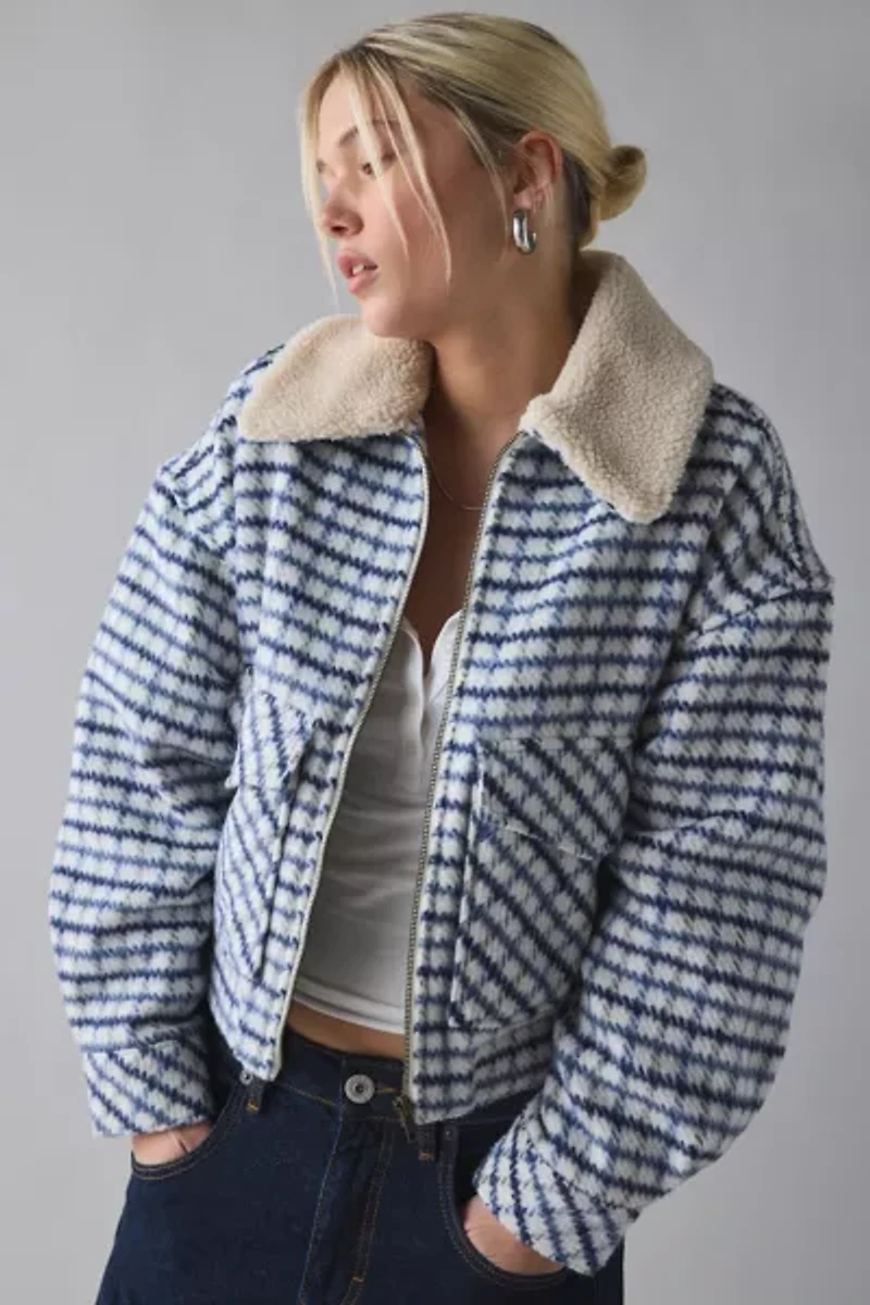 Levi’s® ‘90s Shrunken Plaid Trucker Jacket