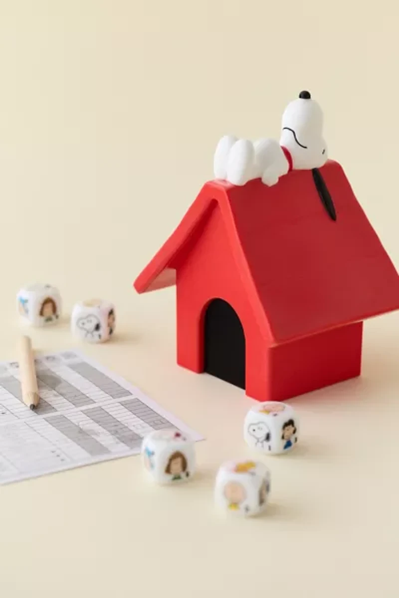 Yahtzee: Peanuts Snoopy Edition Dice Game