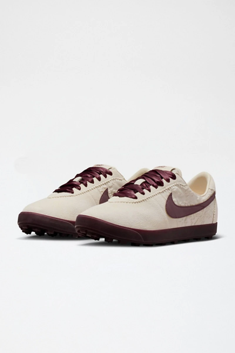 Nike Women's Astrograbber Leather Sneaker