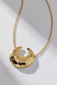 Petit Moments Lua Pendant Necklace
