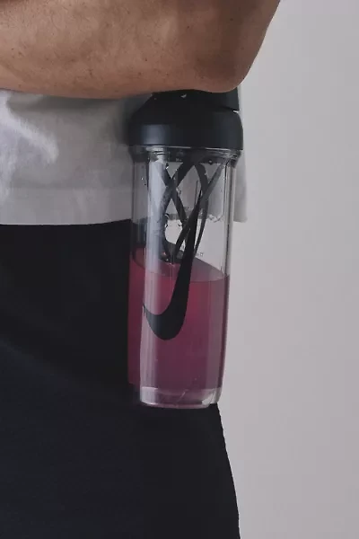 Nike TR Recharge 2.0 24 oz Shaker Bottle
