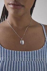 Daisy Etched Oval Locket Necklace