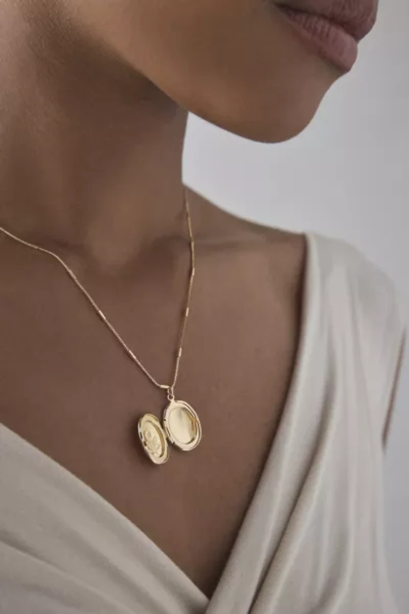 Daisy Etched Oval Locket Necklace