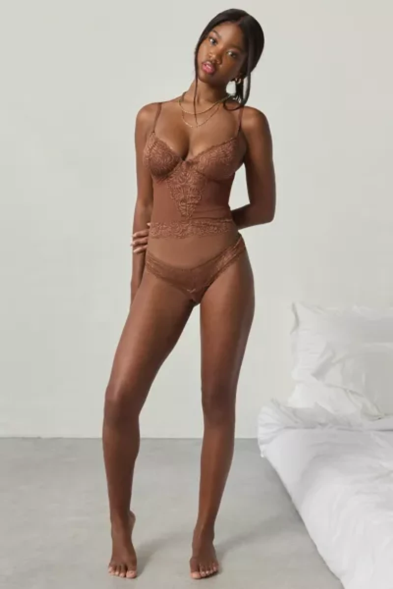 Mucci Elettra Scalloped Lace Thong