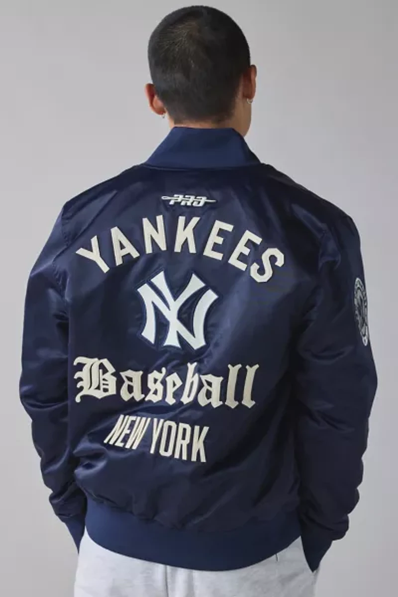 Pro Standard MLB New York Yankees Satin Bomber Jacket