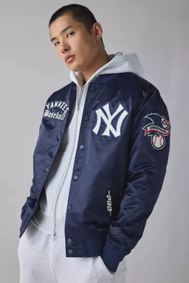 Pro Standard MLB New York Yankees Satin Bomber Jacket