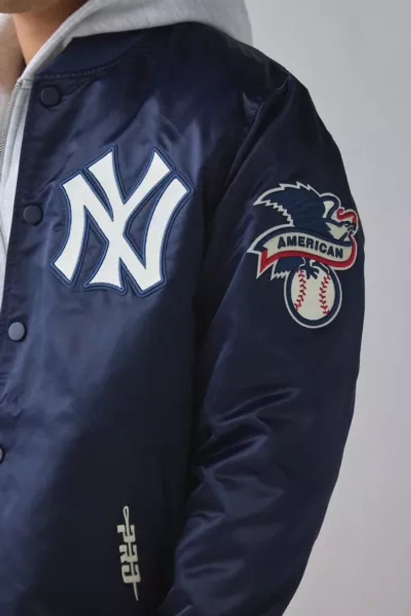 Pro Standard MLB New York Yankees Satin Bomber Jacket