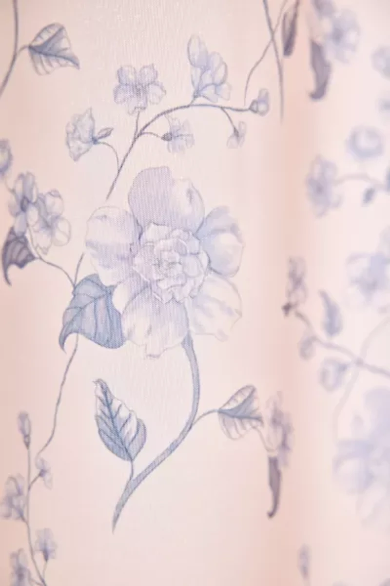 Vintage Style Floral Patterned Shower Curtain