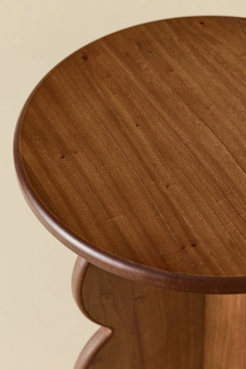 Amelie Scalloped Side Table