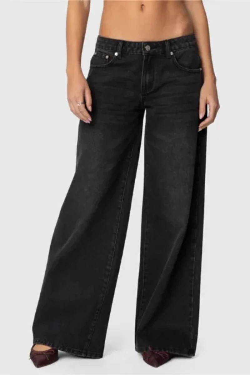 Edikted Vyxen Vintage Washed Low Rise Jeans