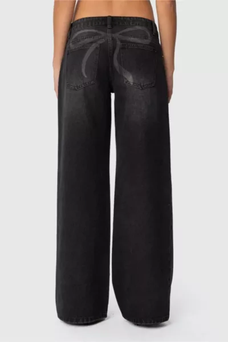 Edikted Vyxen Vintage Washed Low Rise Jeans
