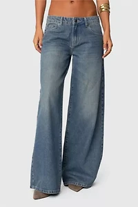 Edikted Vyxen Vintage Washed Low Rise Jeans
