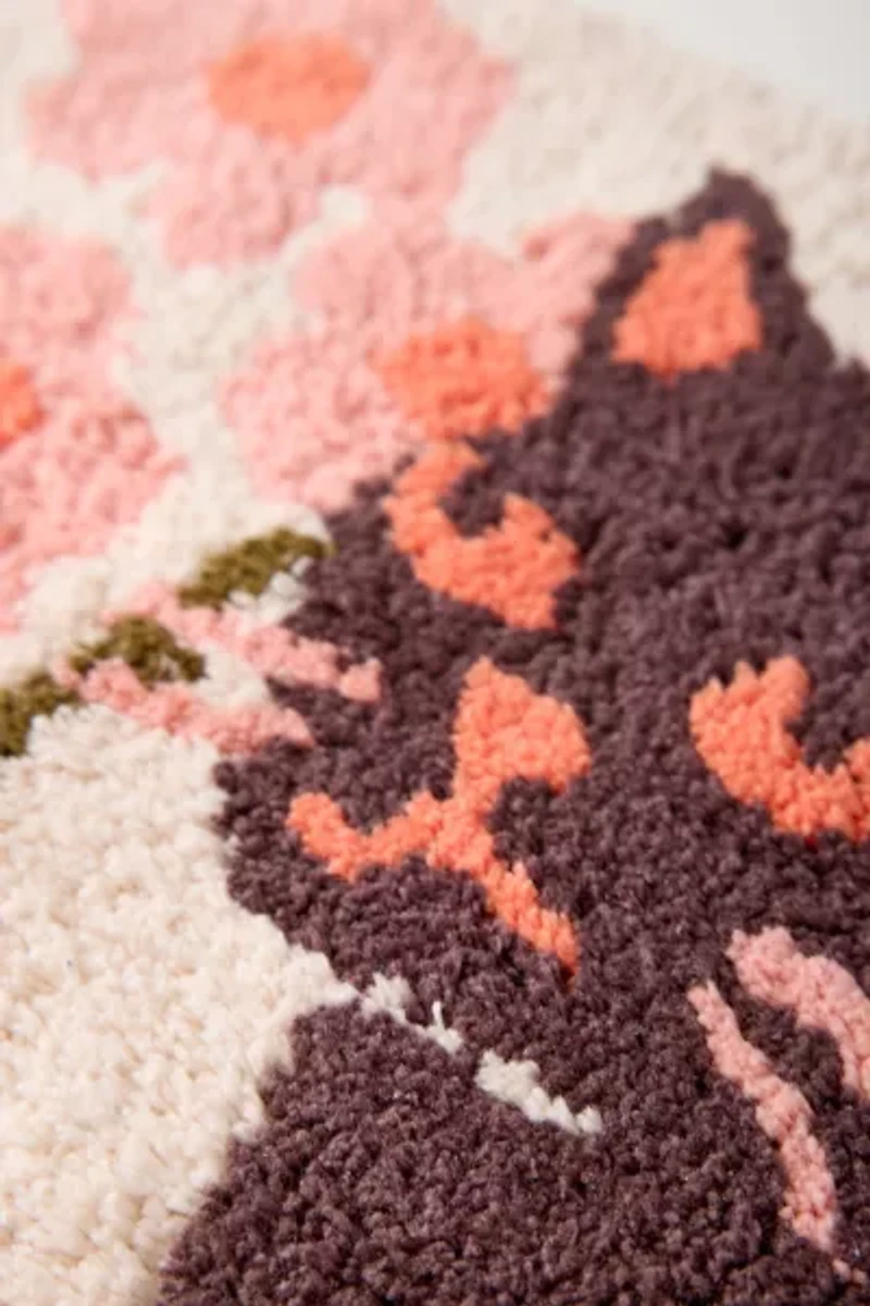 Wren Kitty Plush Tufted Bath Mat