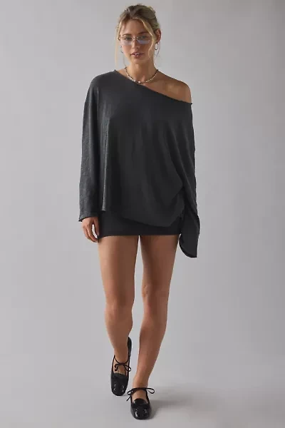 BDG Kurt Off-The-Shoulder Long Sleeve Tee