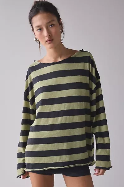 BDG Kurt Off-The-Shoulder Long Sleeve Tee