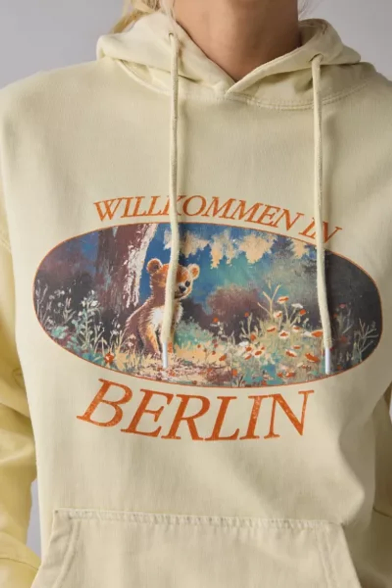 Willkommen Berlin Bear Graphic Hoodie Sweatshirt