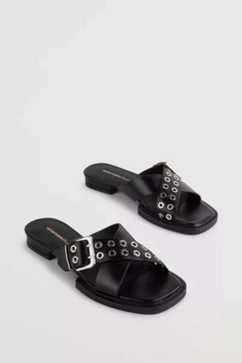 Intentionally Blank Clipz Leather Sandal
