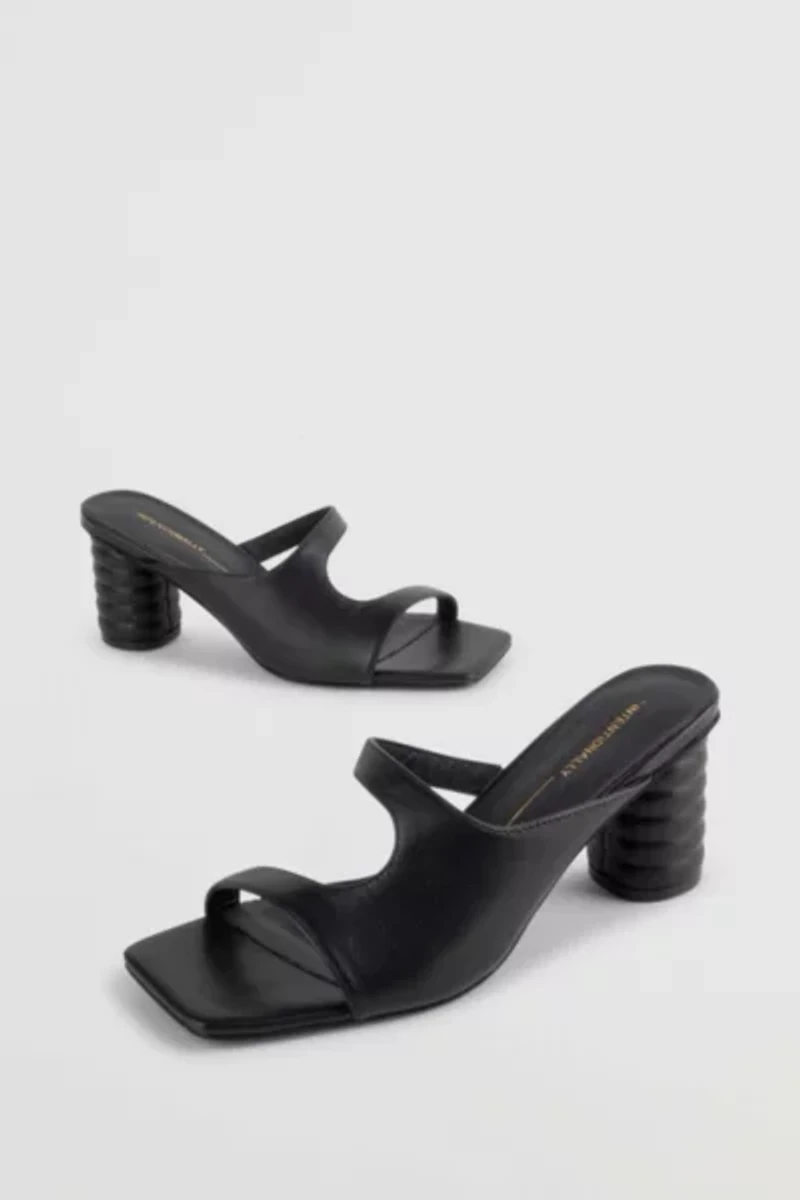 Intentionally Blank Kompass Heel