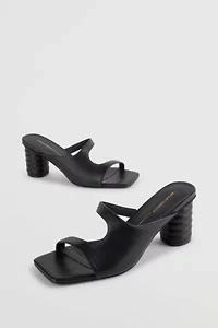 Intentionally Blank Kompass Heel