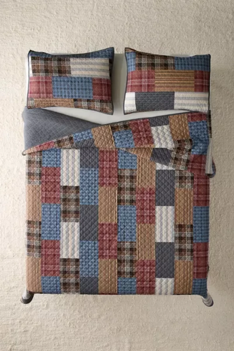 Cabin Patchwork Quilt Set